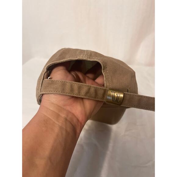 Vuori NWT Embroidered Logo Camel Ball Strapback Cap Unisex 6 Panel - Picture 7 of 7
